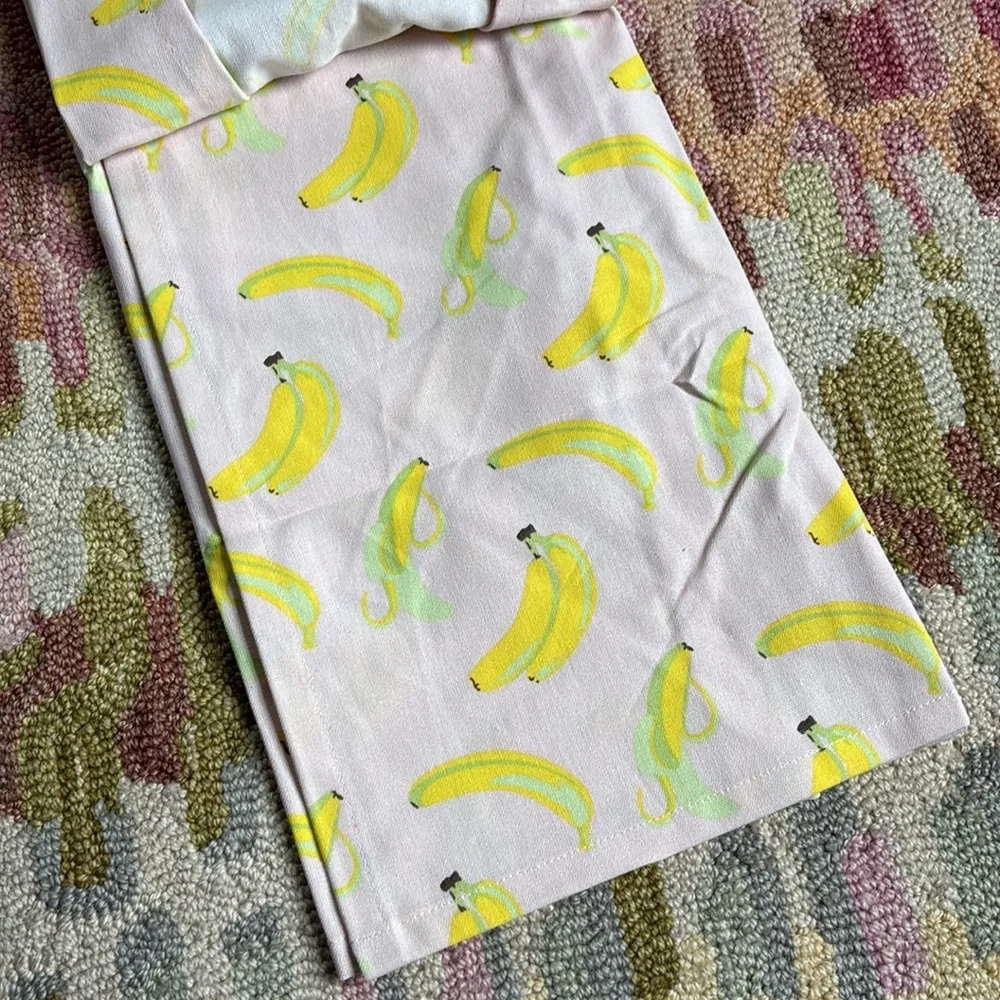 🍌Go Bananas 🍌 Paper Source Banana Apron NWT a bunch of bananas all over